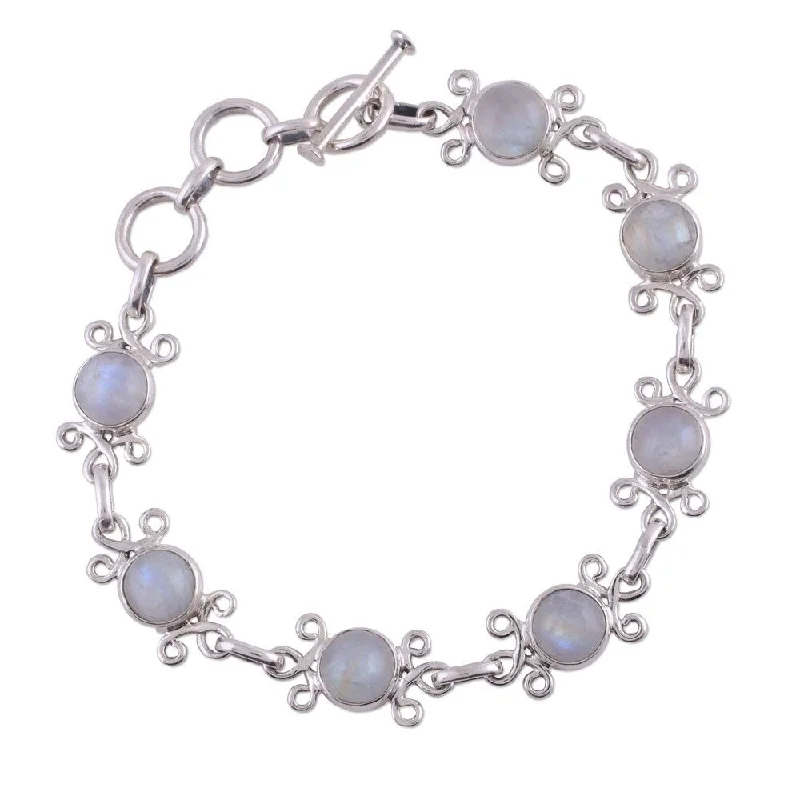 Handmade Sterling Silver 'Daisy Chain' Moonstone Bracelet (India)