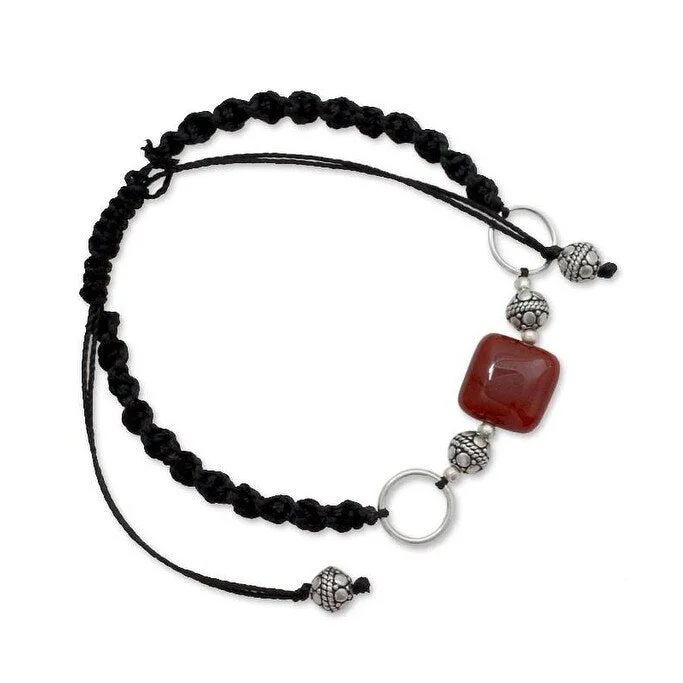 Handmade Sterling Silver 'Pure Happiness' Onyx Macrame Bracelet (India)