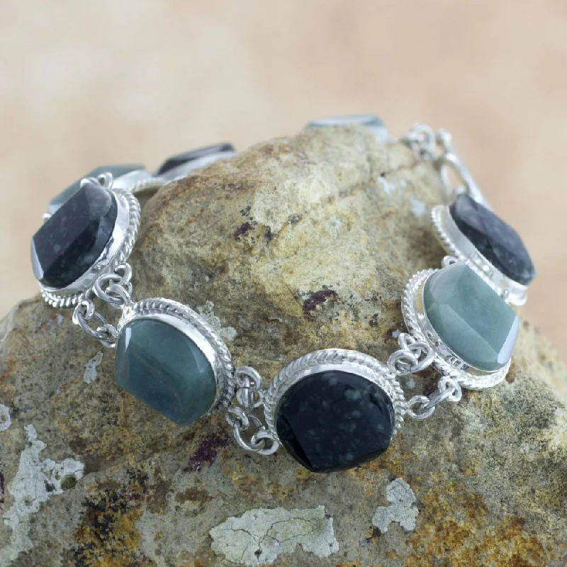 Handmade Sterling Silver 'Ya'Ax Chich Enigma' Jade Bracelet (Guatemala)