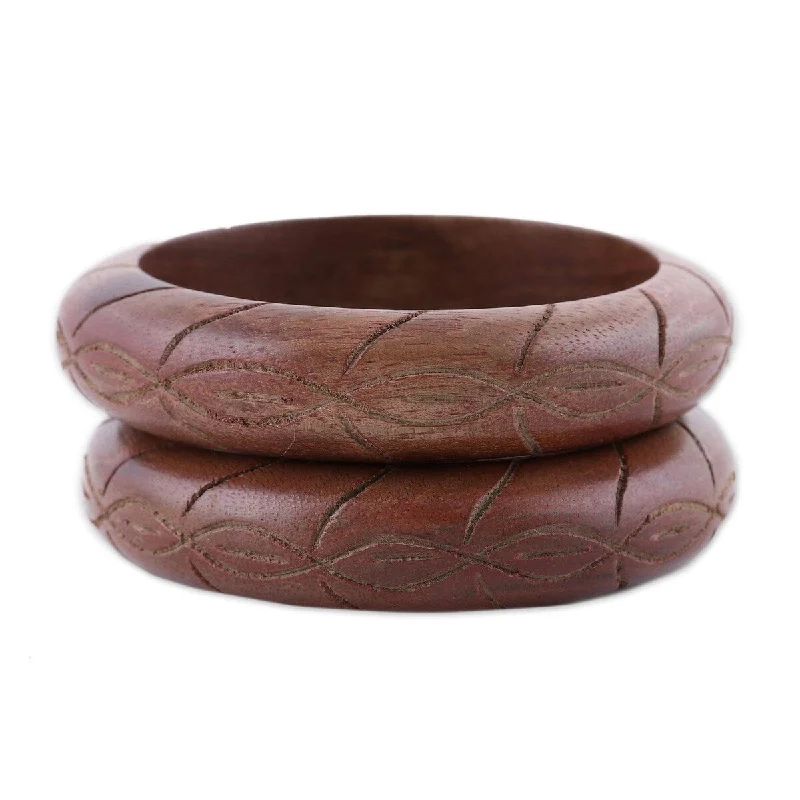 NOVICA Pretty Duo, Wood bangle bracelets (pair)